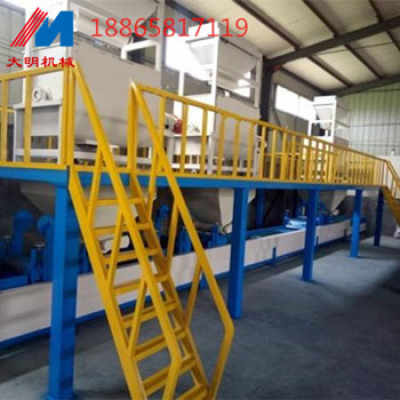 免拆外模板生產(chǎn)線復(fù)合外模板設(shè)備價格一體化外墻免拆模板設(shè)備